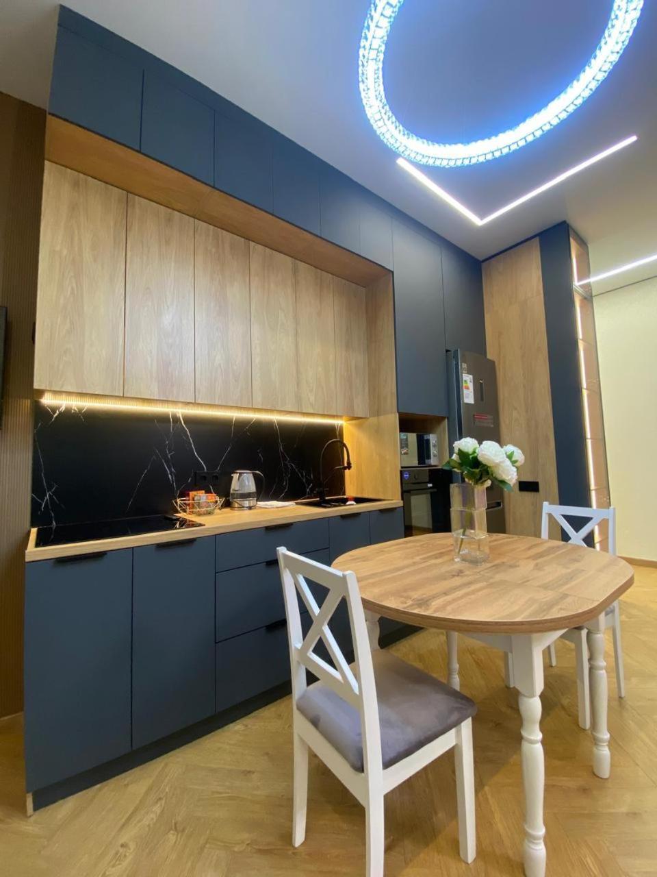 жк Four Seasons колоритная евродвушка люкс сегмента Apartment Nur-Sultan (Astana)